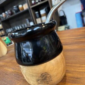 Mate Quechua hecho en cerámica con bade madera