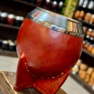 Mate Torpedo Premium Calabaza, cuero encerado costura uruguaya, virola de acero, color borravino liso