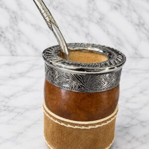 Imperial Criollo con virola de alpaca cincelada y base de cuero